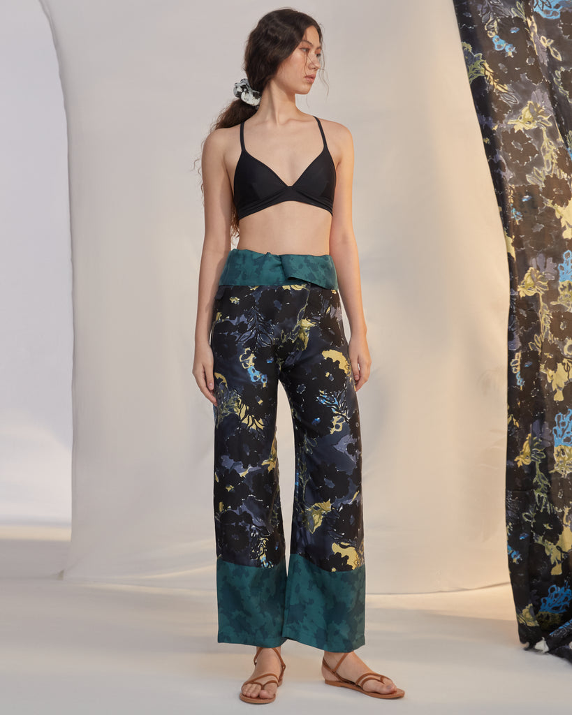 Signature Lay Wrap Pants II in Céne - Dark Forest